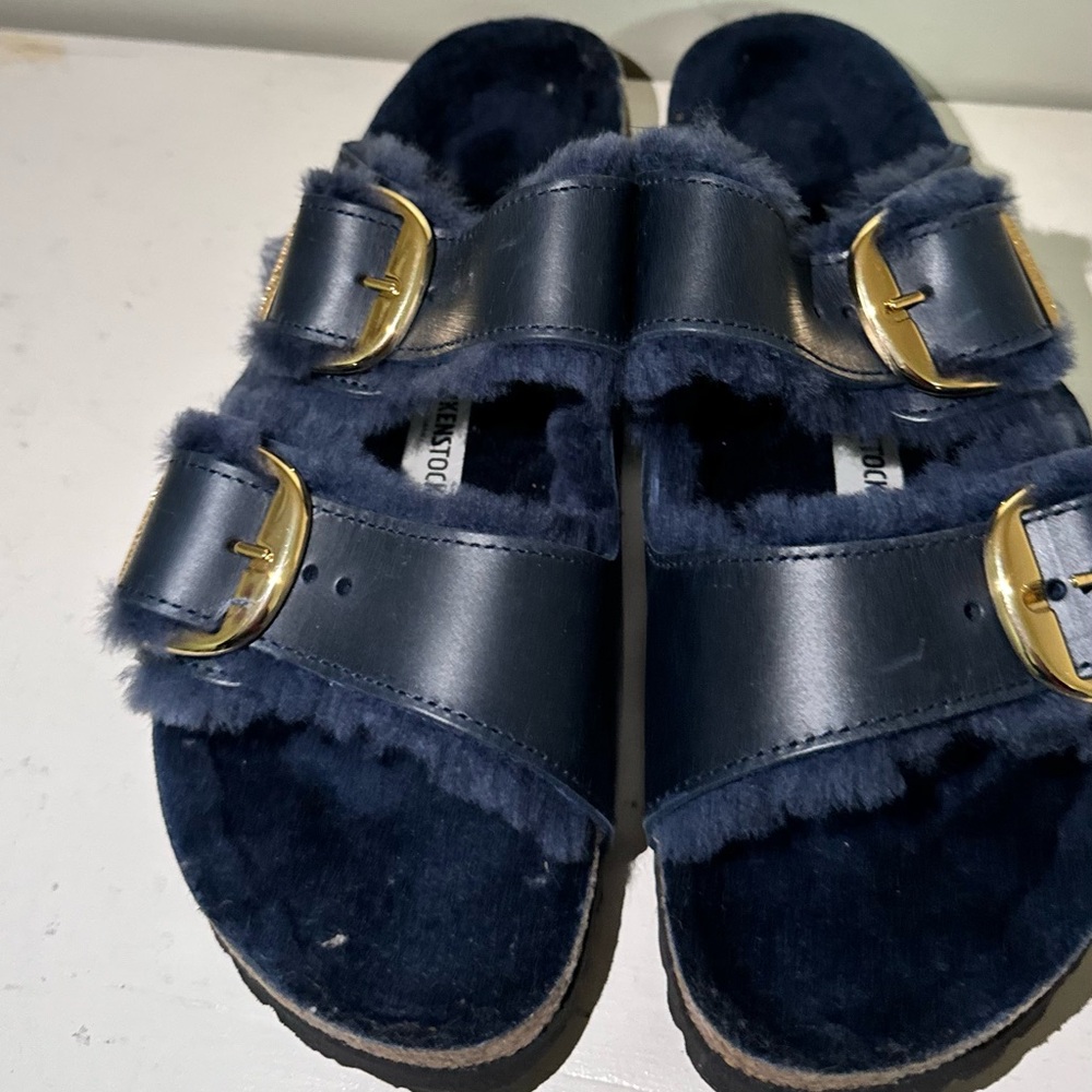 BRAND NEW UNWORN Birkenstock Navy Blue Sandals with Gold Buckles - Picture 6 of 6